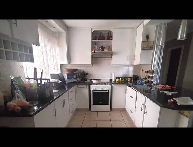 FARM TO LET IN AGRICULTURAL HOLDING 400